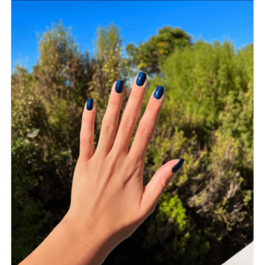 short coffin nails with dark blue polish