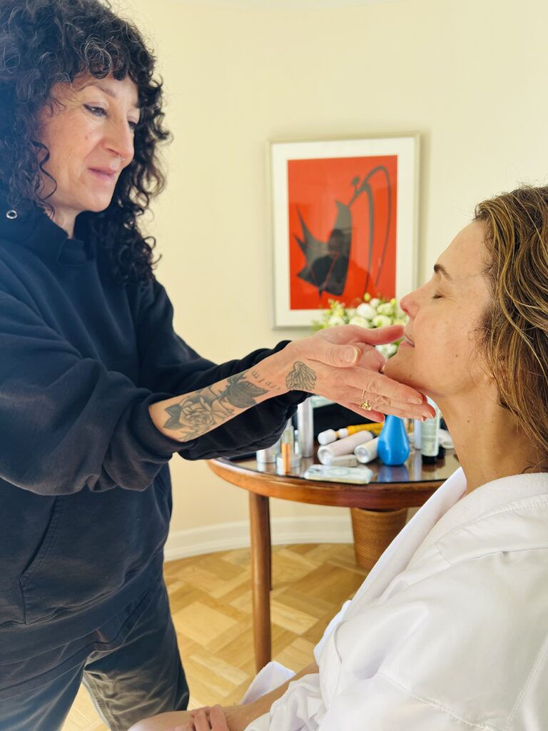 keri russell and tina turnbow prepping for the critics choice awards