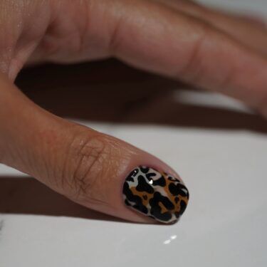 Thumbnail with leopard print design