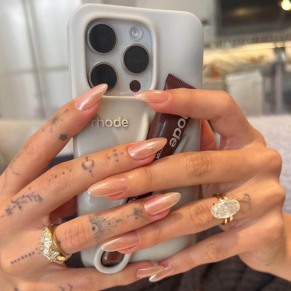 Fresh Almond Nail Inspo Ideas