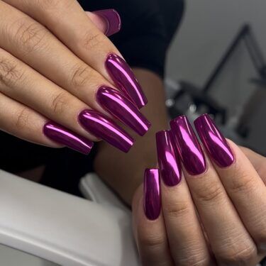 Chrome pink nails