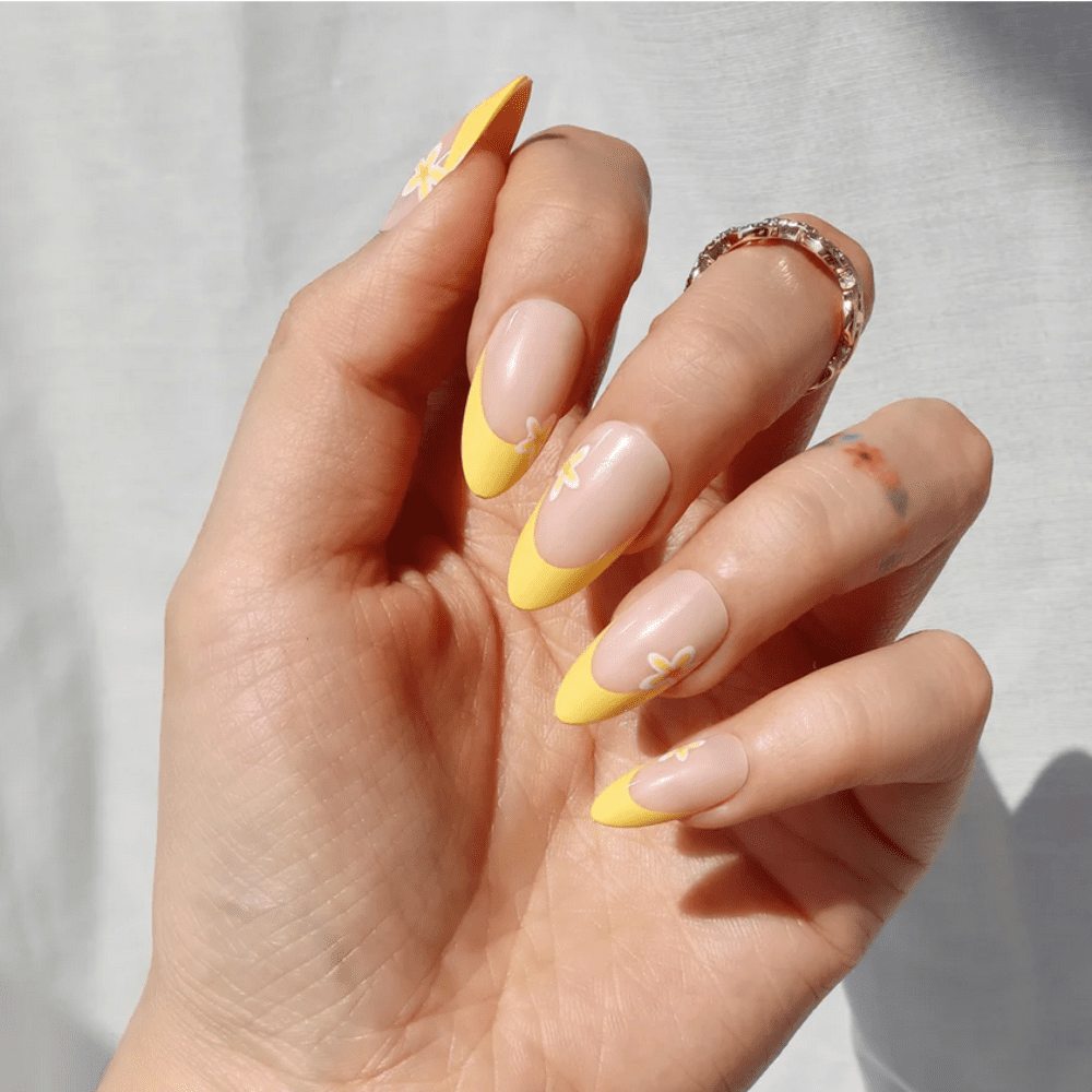 Solar gold shimmer nails