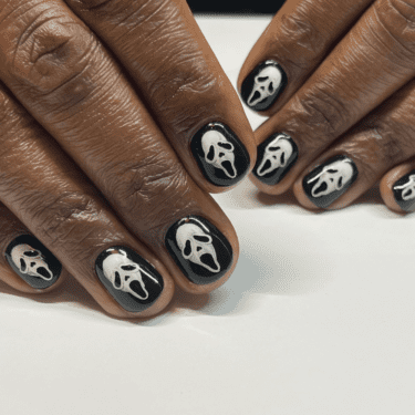 scream nails