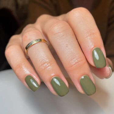 muted olive oil nails