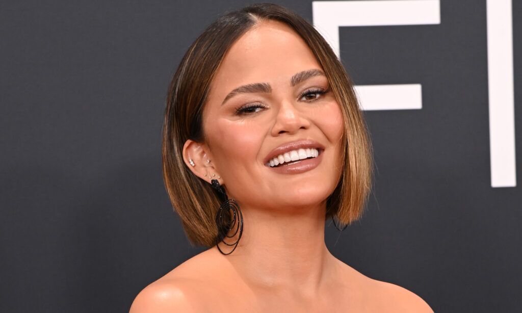 Grammys 2025 Chrissy Teigen's Skin Prep Includes a 20 Serum