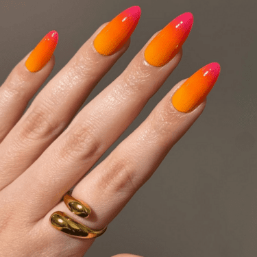beachy nails by @avrnailswatches
