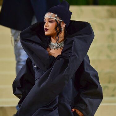 Rihanna arrives to the 2021 Met Gala Celebrating In America: A Lexicon Of Fashion at Metropolitan Museum of Art on September 13, 2021 in New York City.