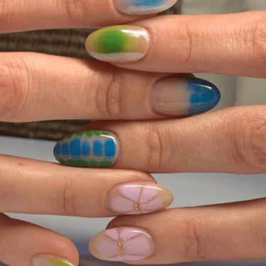 vacation short nails