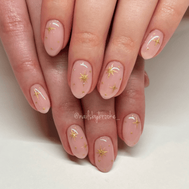nude nails by: IG: @nailsybrooke_