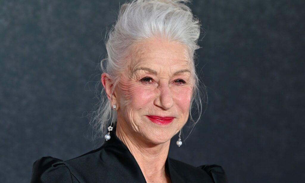 Helen Mirren Reveals Why She Didn't Get a Nose Job in Her 20s(00)