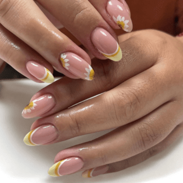 nude nail art IG: @denver_manic