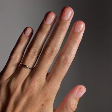peach nails