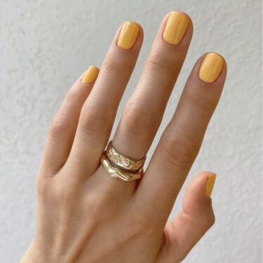 yellow peach nails