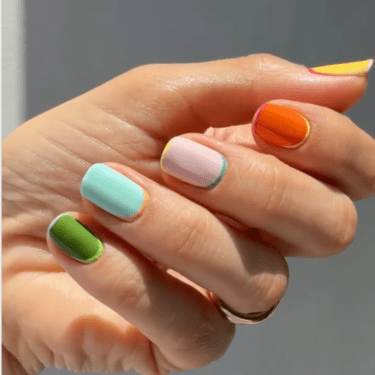 reverse french manicure IG: @betina_goldstein