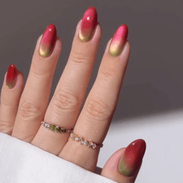 reverse manicure IG: @heygreatnails