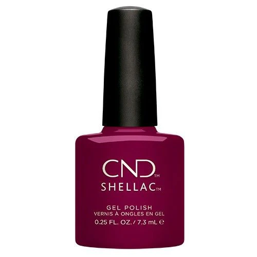 Selena Gomez Masters Fall’s It Colour With New Manicure Selena Gomez Masters Fall’s It Colour With New Manicure