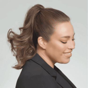 High ponytail with curls