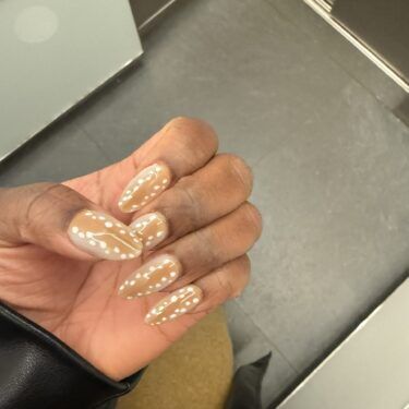 Light deer print nails