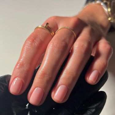clean nude nails