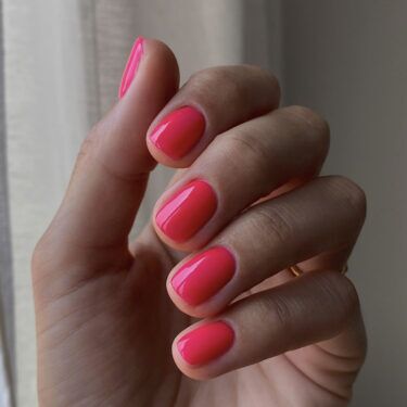 neon pink nails